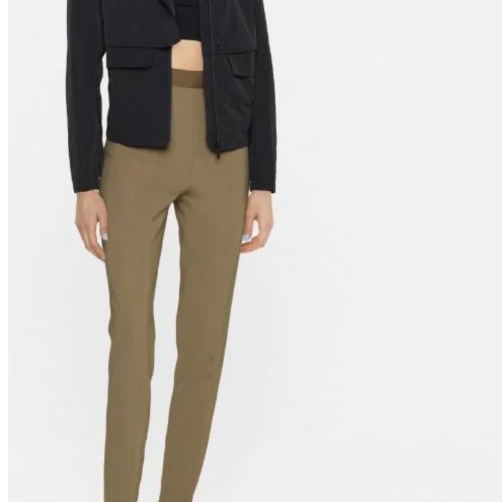 Lululemon cropped jacket size 10 excellent condition